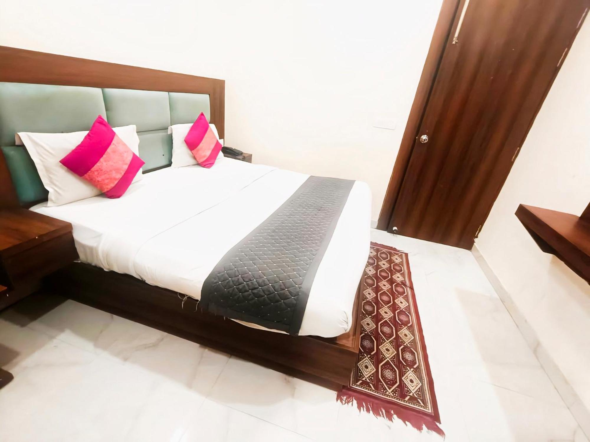 Glace Stay Inn Near Igi Airport New Delhi Exterior photo