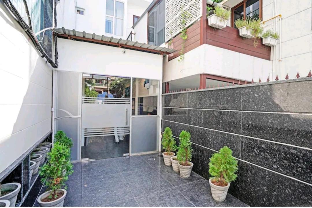 Glace Stay Inn Near Igi Airport New Delhi Exterior photo